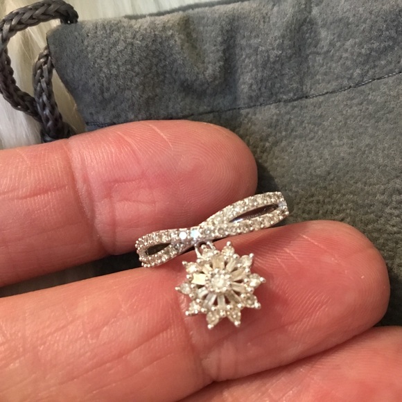 NWT Diamond Treasures SS 0.50TCW Diamond Sun Dangle Charm Crisscross Ring - Picture 3 of 16